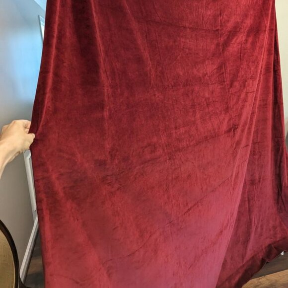 1 Brand New Pottery Barn Extra Wide Rich Burgundy Velvet Rideau Drapes - Picture 1 of 6